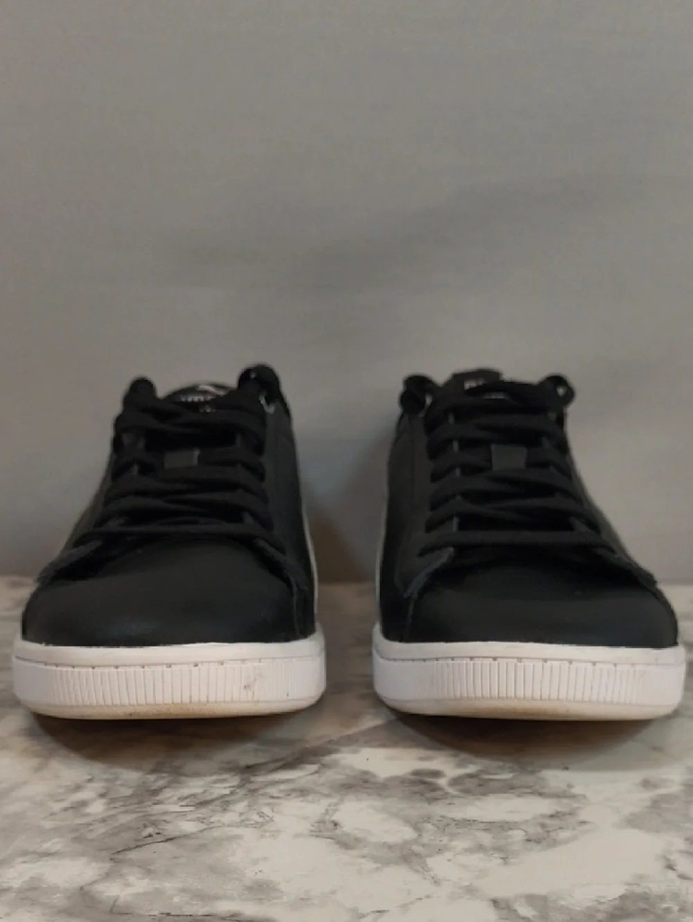 Puma Women's Vikky V2 Low Top Black/Silver Sneakers Size 8.5 - Picture 2 of 9